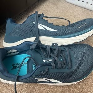 Altra Torin 4.5 size 9 male